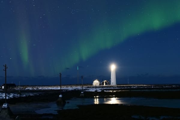 How Iceland’s Wind Patterns Affect Northern Lights Visibility — Explained Simply